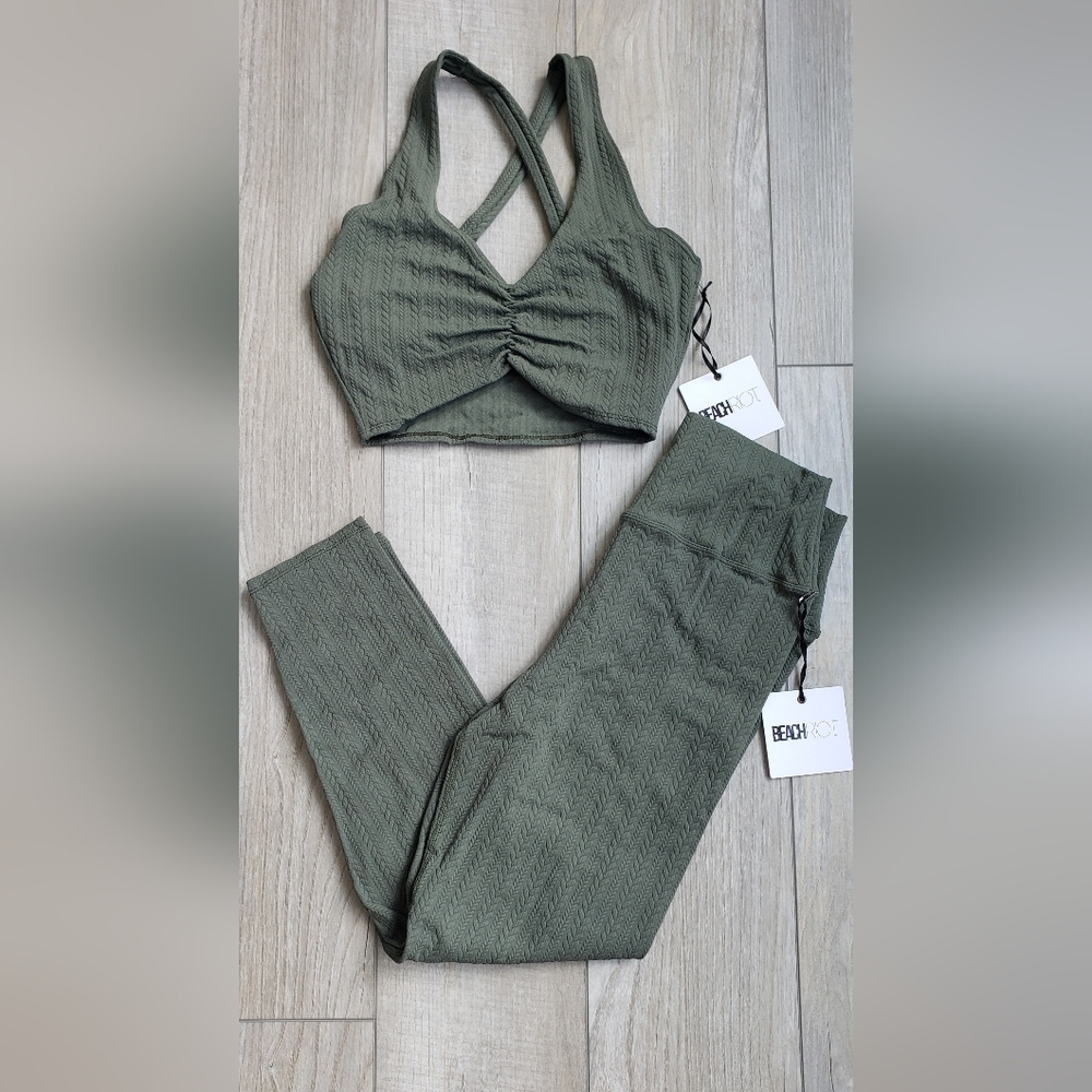 Beach Riot Workout set